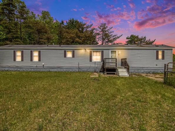 2405 175th Ave, Morley, MI 49336