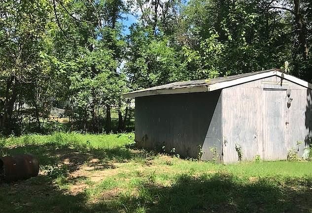 2nd image of 602 SW 9th St