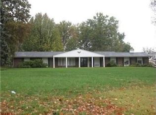 12808 Mason Manor Rd, Saint Louis, MO 63141