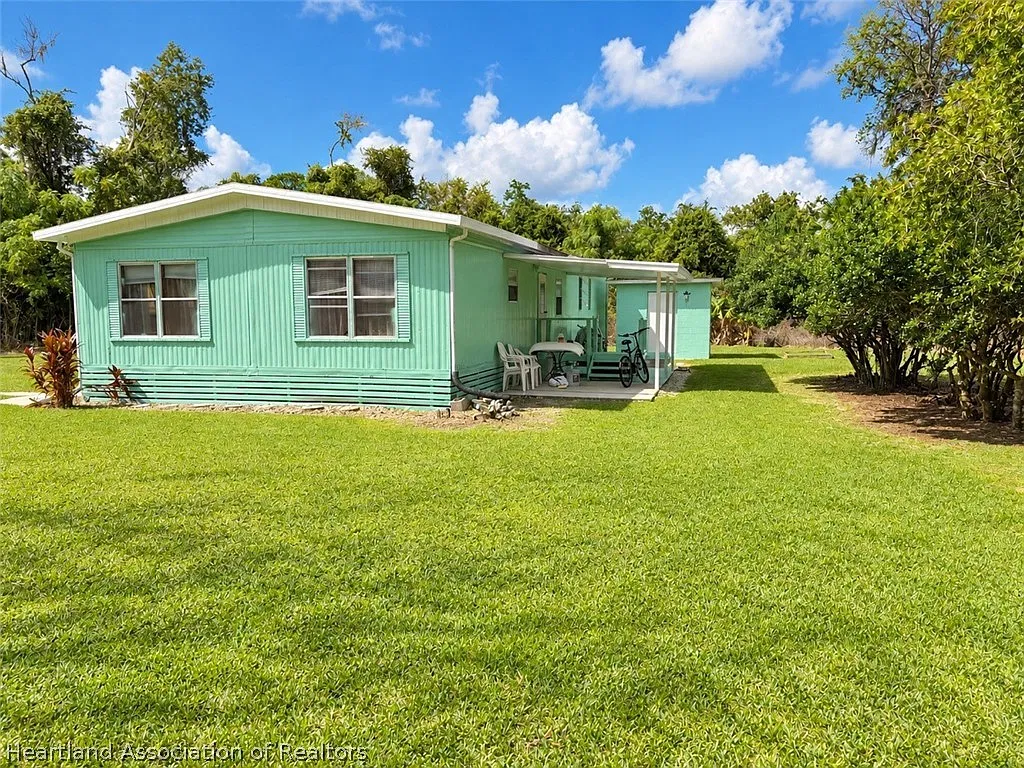 3 bed, 2.0 bath, 1344 sqft, $1,600 — Photo 3