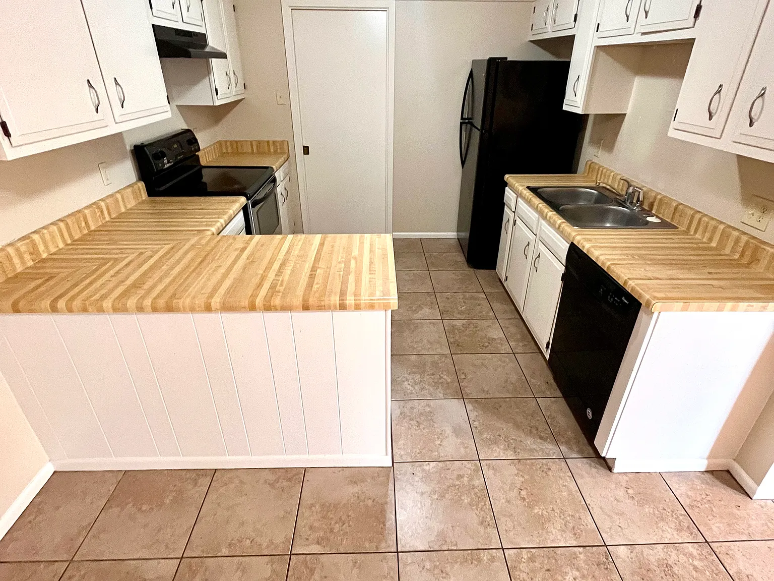 2 bed, 2.5 bath, 1276 sqft, $1,295 — Photo 4