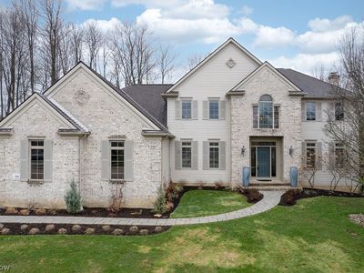 388 W Saint Andrews Dr, Highland Heights, OH, 44143