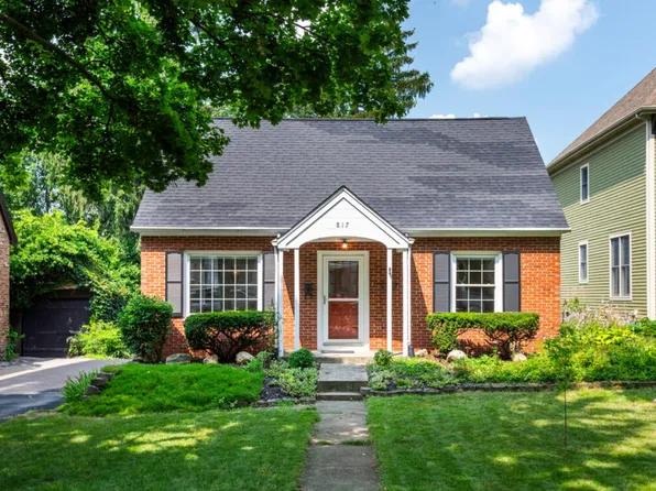 817 N Eagle St, Naperville, IL 60563