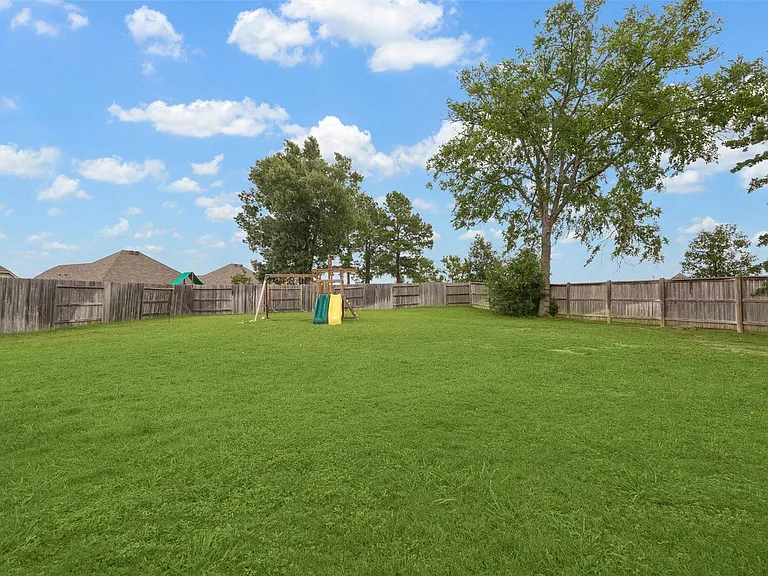 312 Brocks Ct — Photo 23