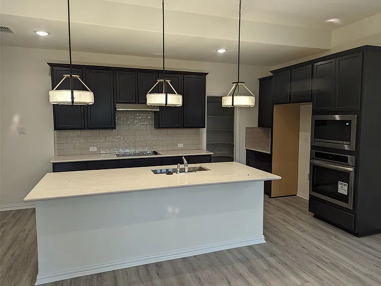 612 Silent Creek Cv — Photo 3