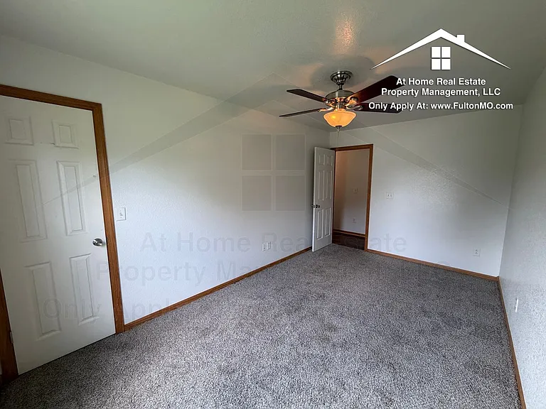 1902 Dunham Dr — Photo 18