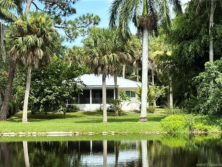 1196 SE Saint Lucie Blvd — Photo 1