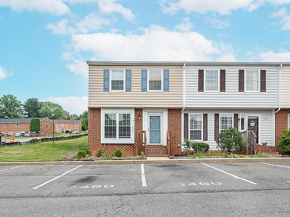 2nd image of 1460 Ashbourne Dr