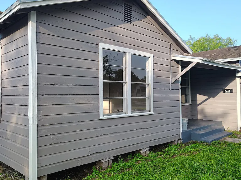 625 W Avenue D — Photo 22