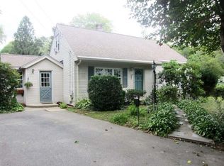 32 Wellington St, Medway, MA 02053