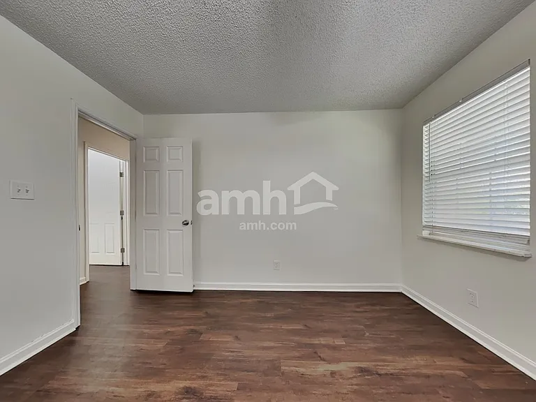 7548 Applecross Rd — Photo 11