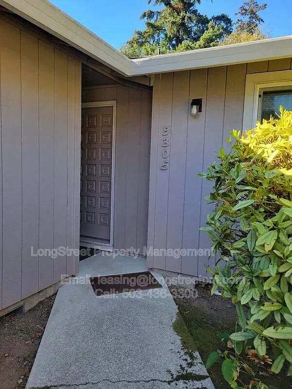 2 bed, 1.5 bath, 1001 sqft, $1,695 — Photo 2