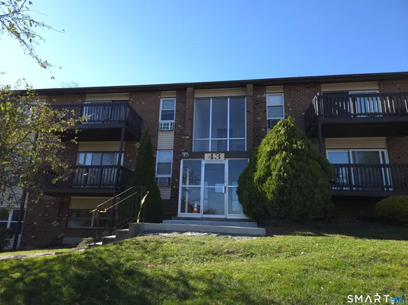 43 Balance Rock Rd APT 16, Seymour, CT 06483