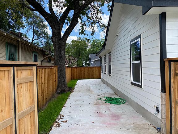 5th image of 716 Florida St