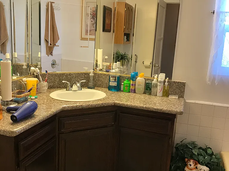 4638 Blackthorne Ave — Photo 29