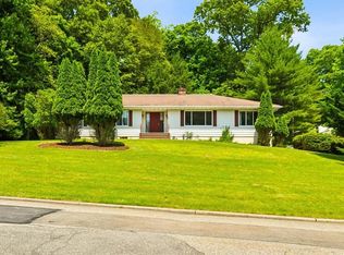 19 Jean Ln, Monsey, NY 10952