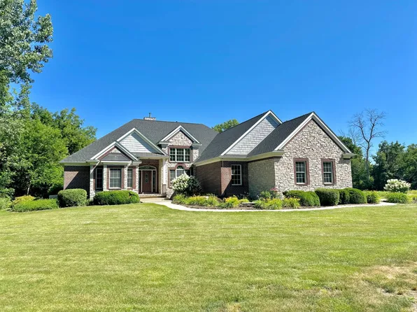 9598 Canal Rd, Geneseo, IL 61254