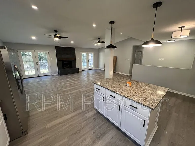 8803 Orleans Dr — Photo 11