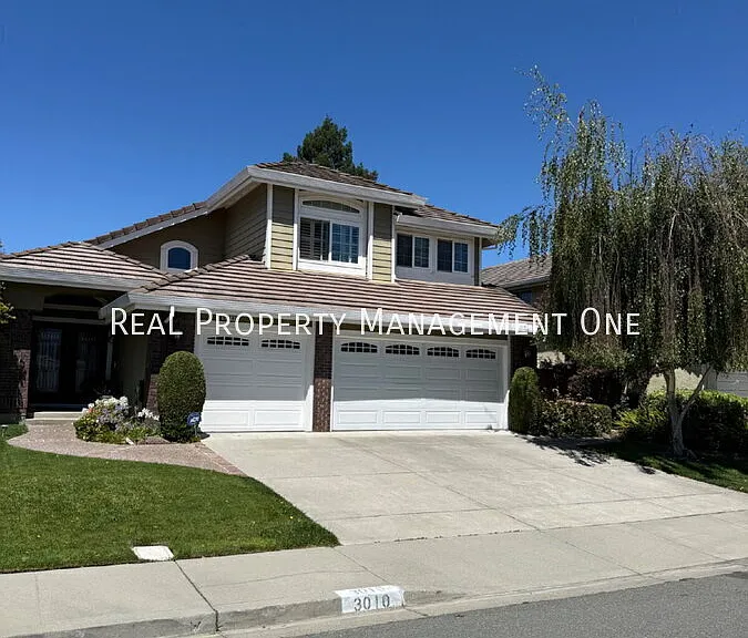 3010 Boardwalk St — Photo 2