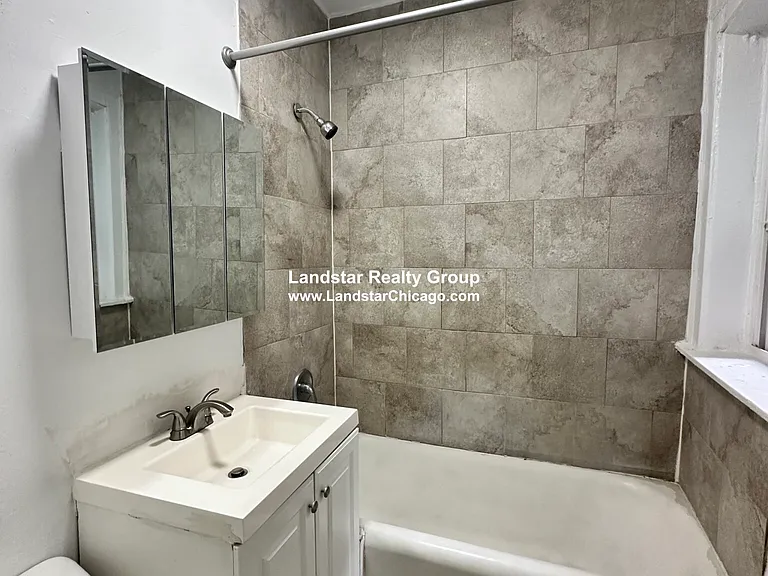 6304 N Oakley Ave #1 — Photo 8