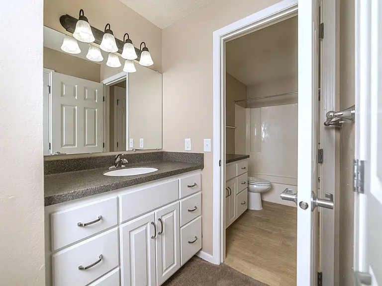 Golden Creek Apartments — Photo 30