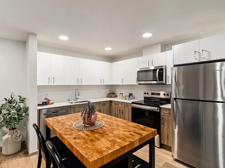 Solera Apartments — Photo 34