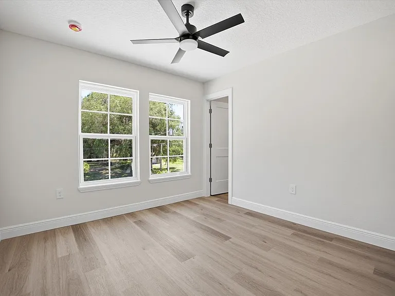 206 W Fox St #A — Photo 6