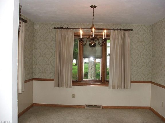 4th image of 1523 Rose Hedge Dr
