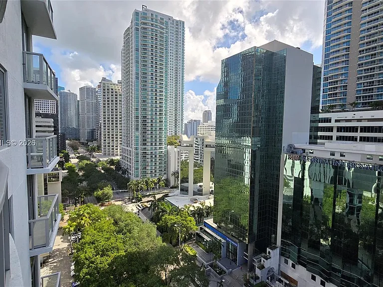 1060 Brickell Ave #1503 — Photo 2