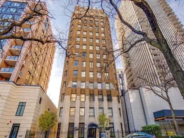 Canterbury Court Apartments