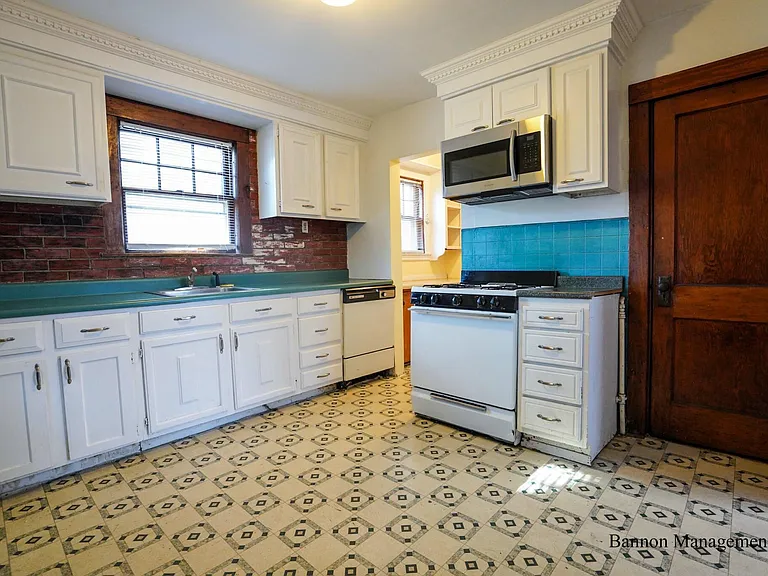 81 Beechcroft St #1 — Photo 14