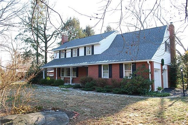 The Mount Vernon model: 4BR, 2.5BA w/ 2 fireplaces