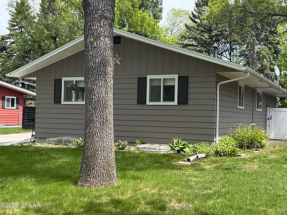 2nd image of 2607 Olive St