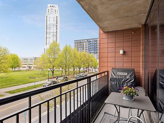 5th image of 215 10th Ave S Unit 212