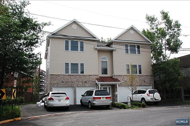 1st image of 2160 Hoyt Ave APT 2B