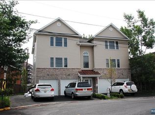 2160 Hoyt Ave APT 2B, Fort Lee, NJ 07024