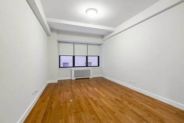 Rented by Stonehenge NYC LLC | media 61