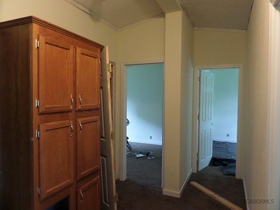 4th image of 1004 S Summit Dr