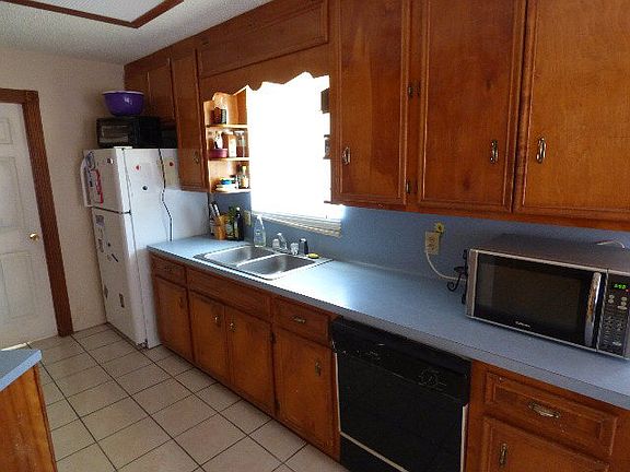 5th image of 211 Mesquite Mdws