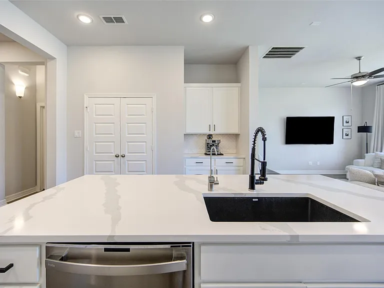 4110 Sherman Oak Ln — Photo 18
