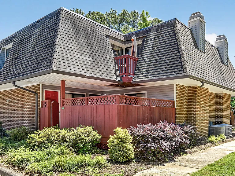 208 Finley Forest Dr — Photo 1