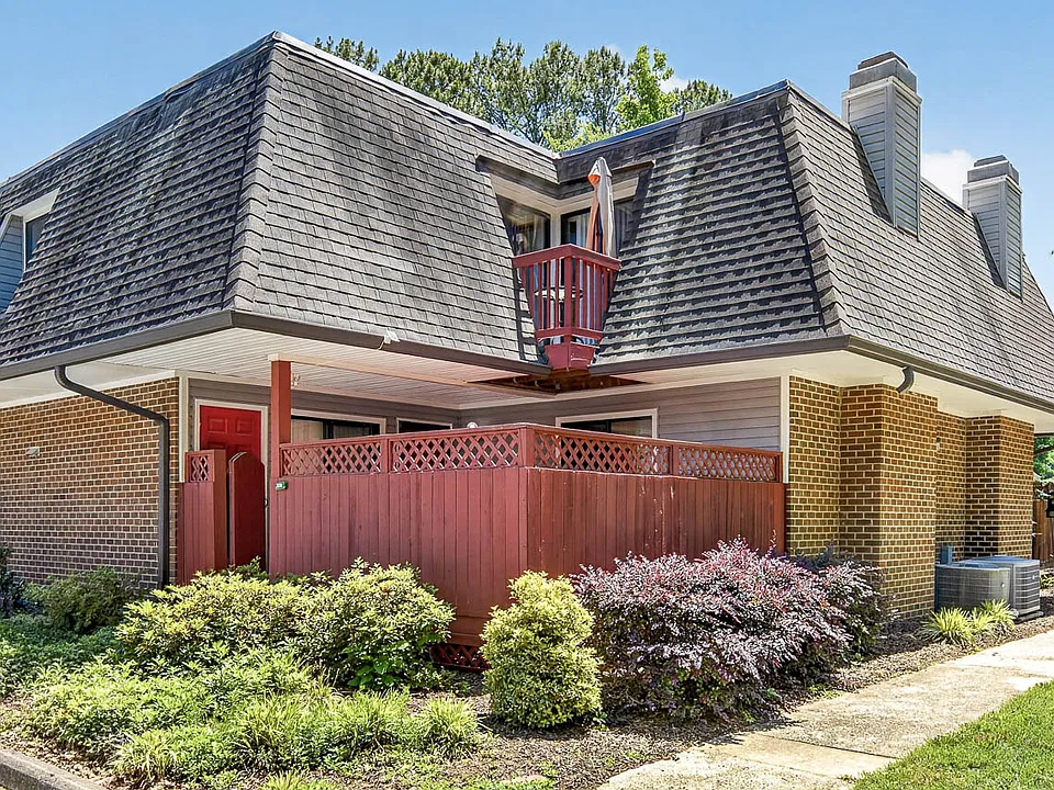 208 Finley Forest Dr