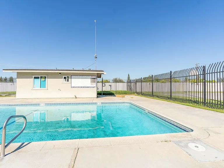 2750 W Fairmont Ave #103 — Photo 6