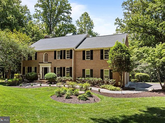 2nd image of 9405 Lagovista Ct