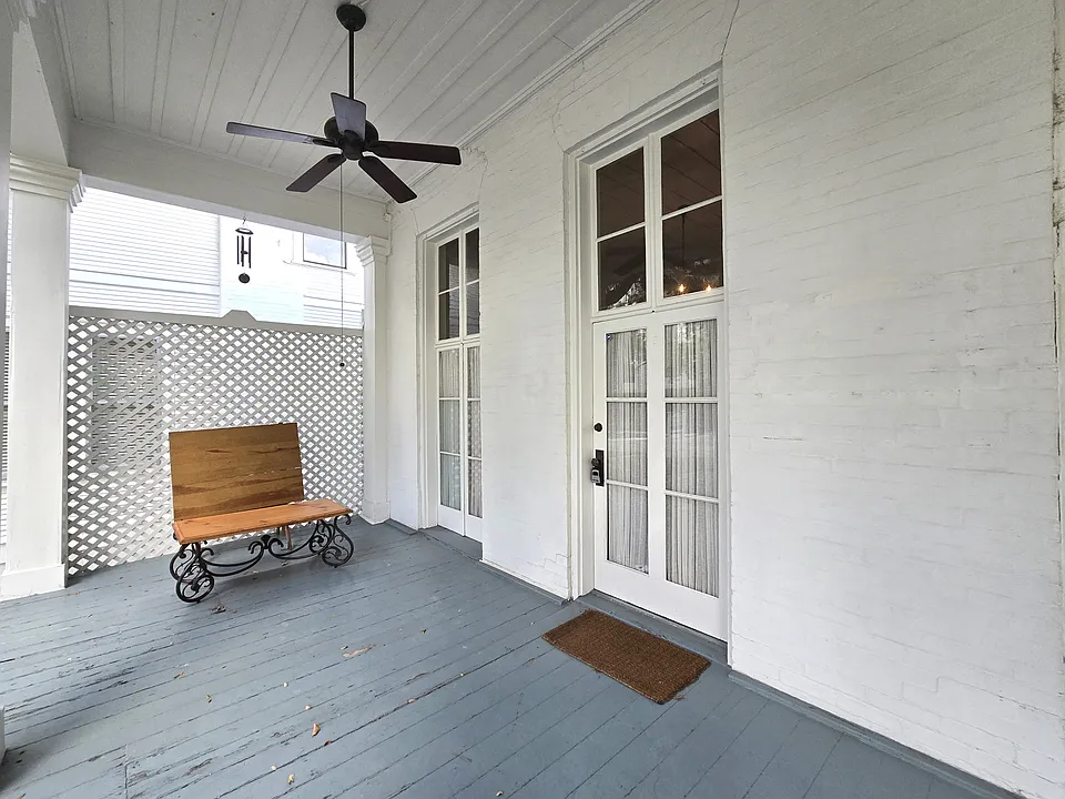 Suite B - Front Porch
