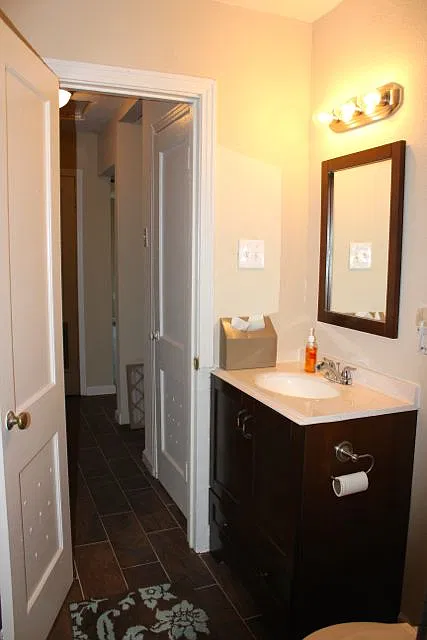 1710/12 Poage - 1710 — Photo 3