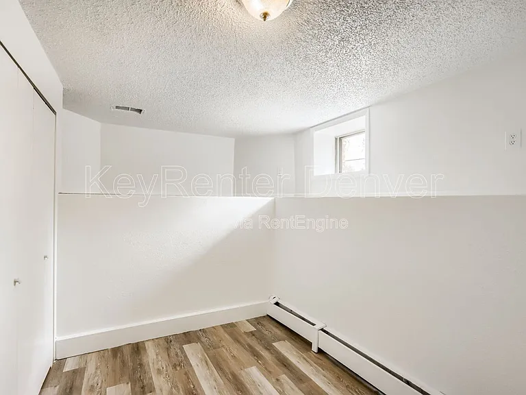 1118 6th St #C — Photo 17