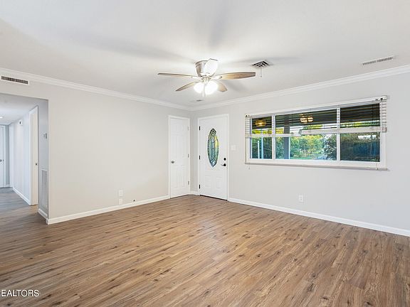 5th image of 7601 SW Kingsbury Dr
