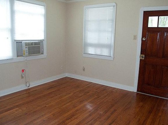 2nd image of 502 Severn Ave