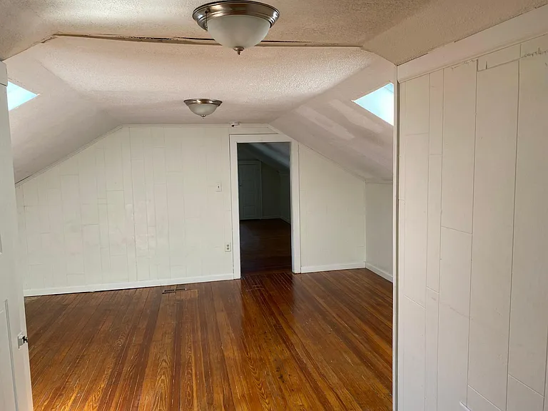 1005 King Ave — Photo 11